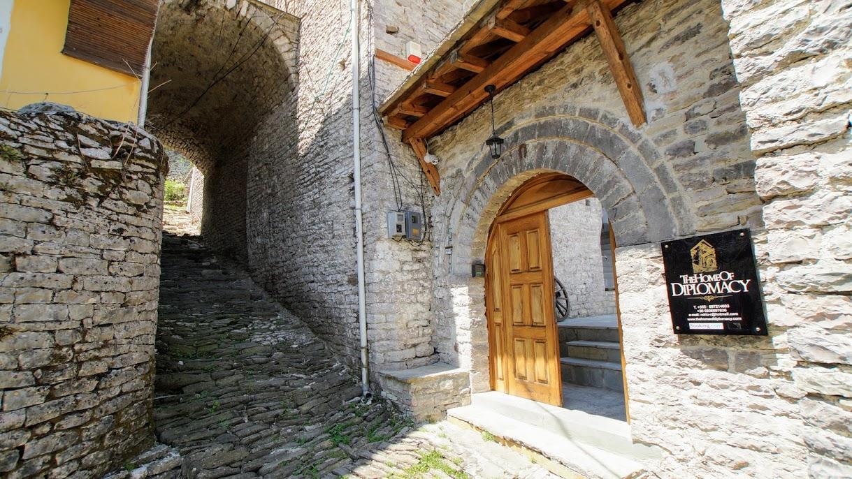 The Home Of Diplomacy Gjirokastër Dış mekan fotoğraf